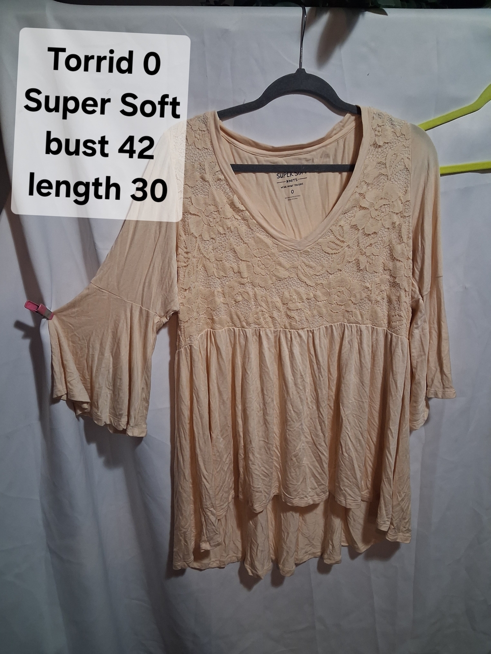 torrid Cream Lace Yoke Peplum V-Neck Tunic